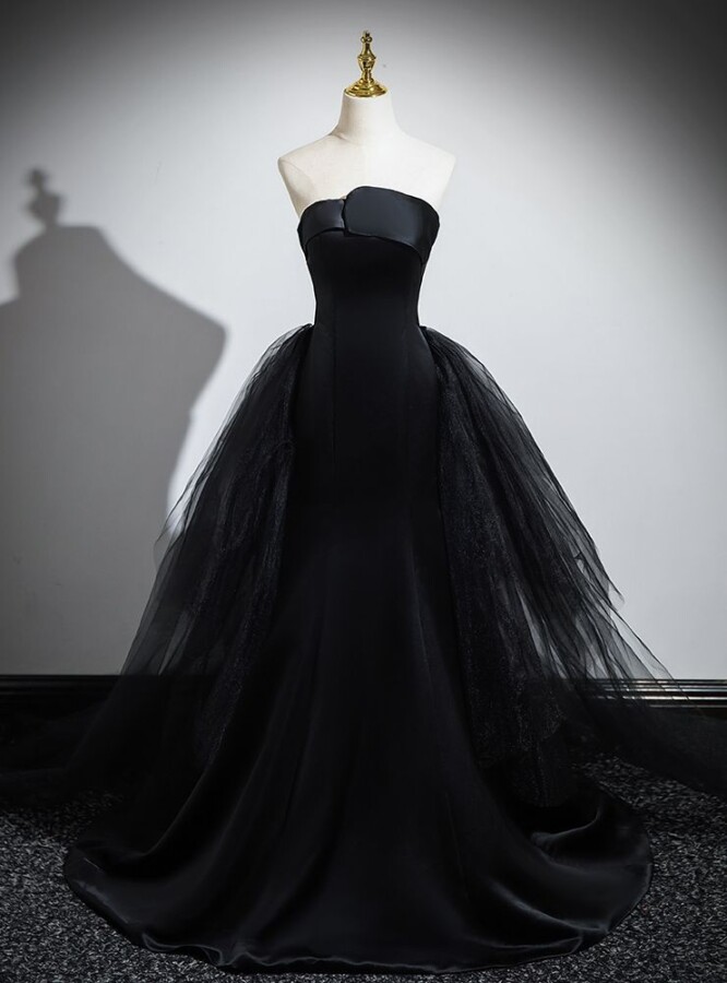 Robe noire tulle