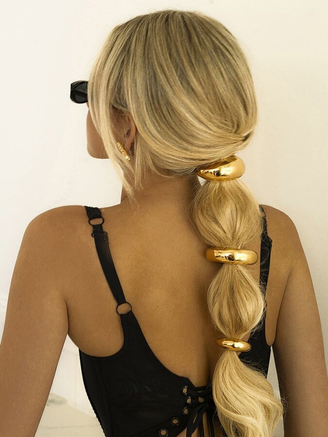 coiffure avec accessoires