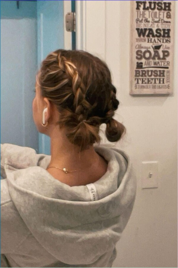 Tresse chic cheveux courts