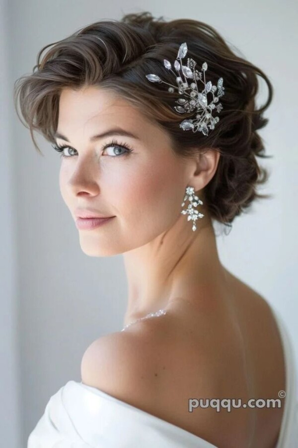 idée coiffure mariée courte