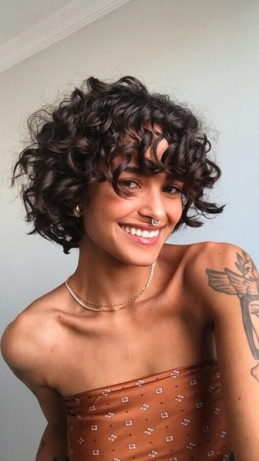Look carré cheveux ondulés